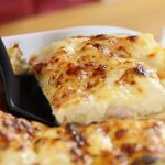 Lasagnes aux poireaux et au lard fumé