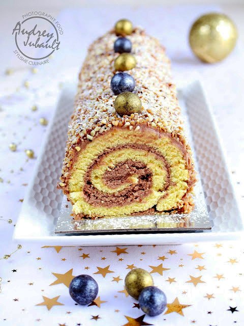 Bûche de Noël roulée au praliné