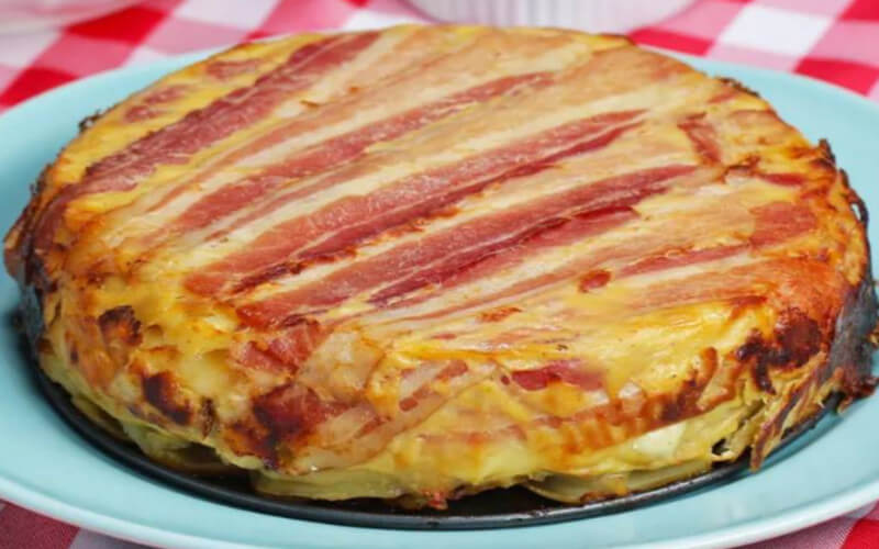 Gâteau invisible de pommes de terre à la raclette