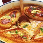 Poitrines de poulet sauce crémeuse à l'ail et citron