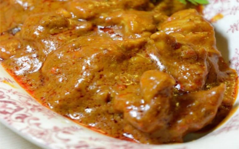 Poulet au cacahuètes un plat typique de l’Afrique