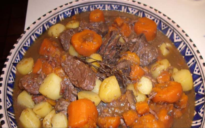 Bœuf au vin blanc plat traditionnel Français