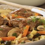 Paupiettes de veau aux petits légumes, échalotes et cerfeuil