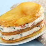 Pommes de terre en mille-feuille à la crème de chèvre et aux herbes