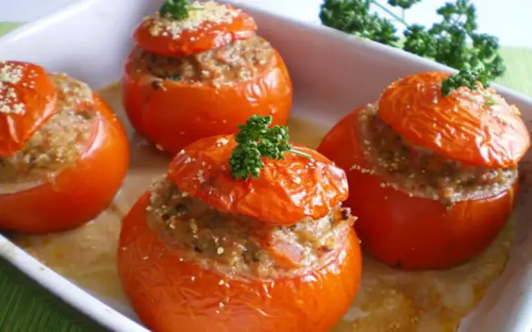 Tomates farcies à la viande hachée et Jambon au four