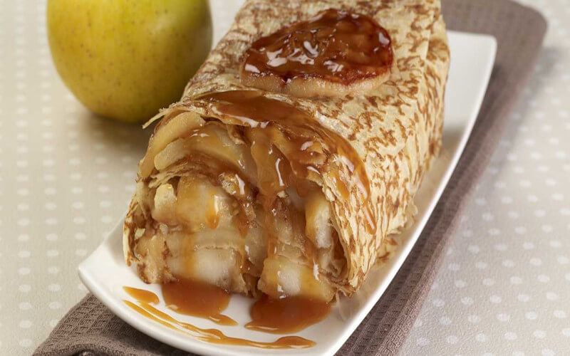 Terrine de crêpes aux pommes et caramel au beurre salé