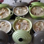 Cassolettes aux crevettes, girolles et Saint-Jacques