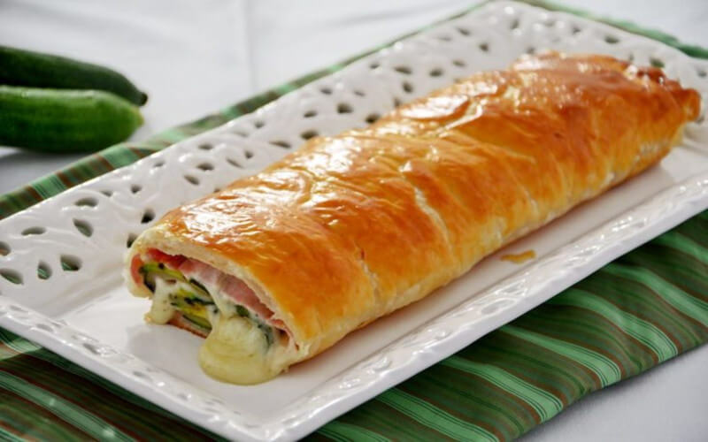 Feuilleté aux courgettes jambon cru et mozzarella