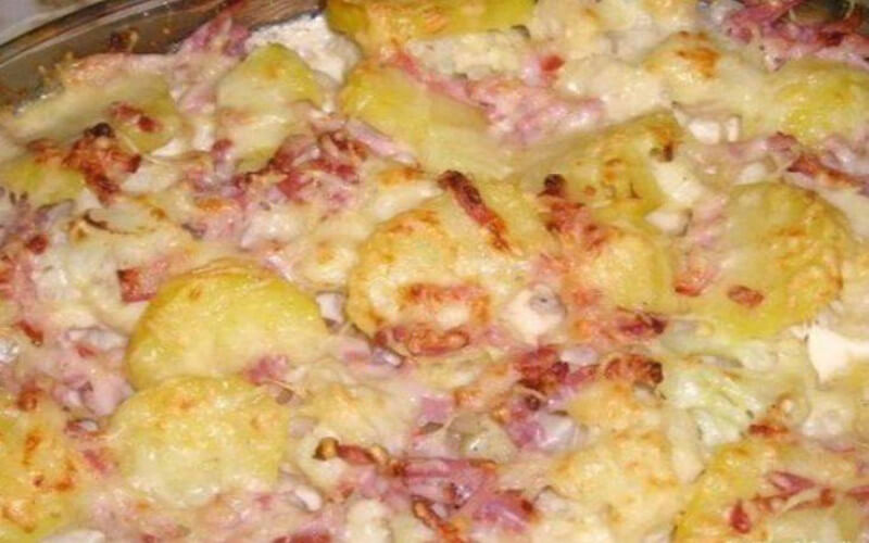 Gratin de pommes de terre, champignons et de lardons