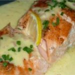 Pavé de Saumon sauce au vin blanc