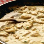 Poulet à la crème et aux champignons plat idéal