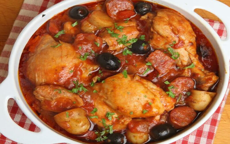 Une délicieuse recette de sauté de poulet au chorizo