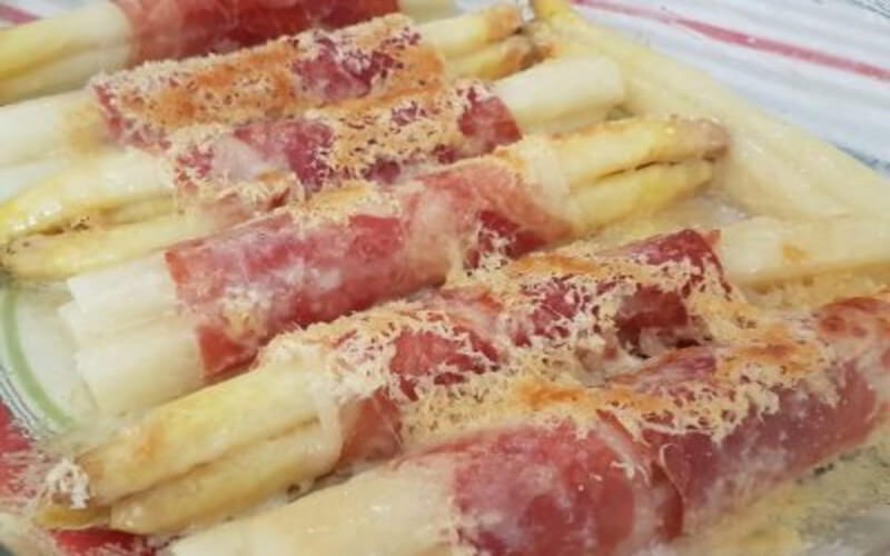 Asperges gratinées au jambon et Parmesan