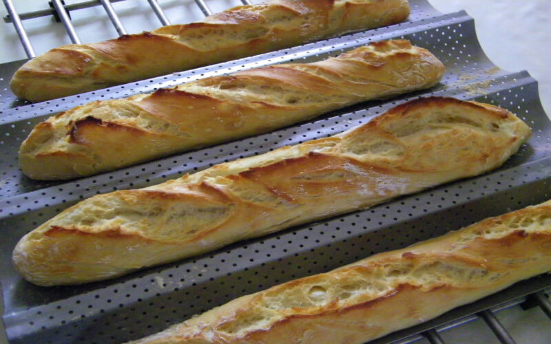 Baguettes maison sans machine ni robot (simple et rapide)