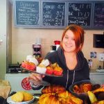 Cette jeune restauratrice de 23 ans donne tous ses invendus aux pauvres