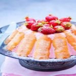 Charlotte aux fraises à la crème liquide