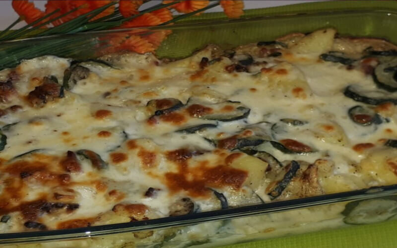 Gratin de courgettes, pommes de terre à la mozzarella