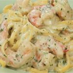 Pâtes crémeuses aux crevettes et aux fines herbes