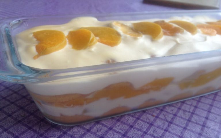 Tiramisu aux pêches et mascarpone frais et gourmand