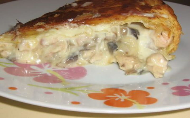 Tourte poulet champignons et lardons