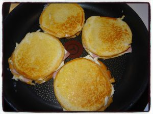 CROQUES MACDO À LA RACLETTE etape 8