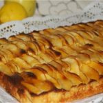Gâteau yaourt aux pommes et raisins secs