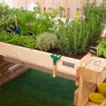 12 idées pour utiliser des palettes au potager ou à l’atelier