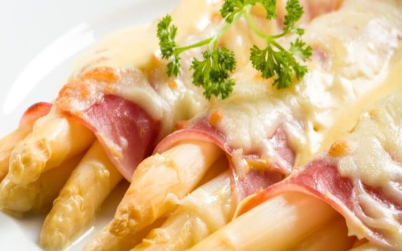 Asperges gratinées au jambon et gorgonzola