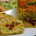 Cake courgettes, tomates séchées, chèvre