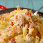 Casserole de crevettes à l’ail et à la sauce Alfredo