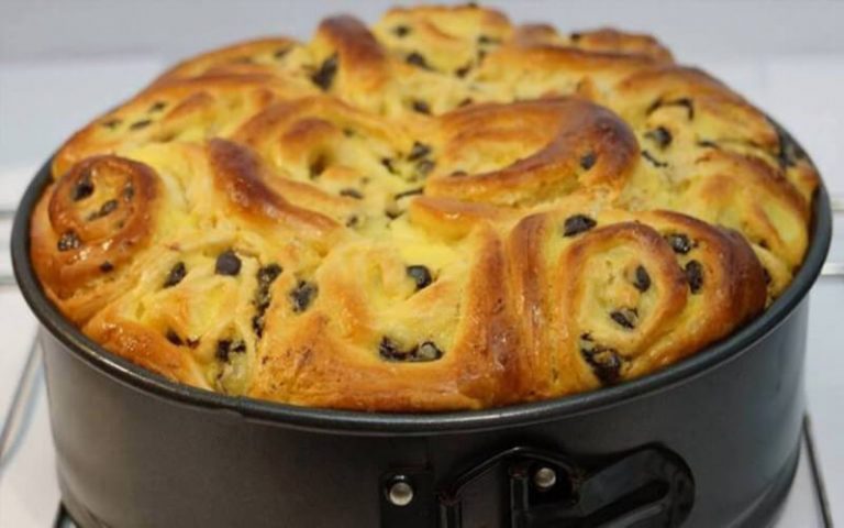 Chinois à la crème pâtissière vanillée et aux pépites de chocolat
