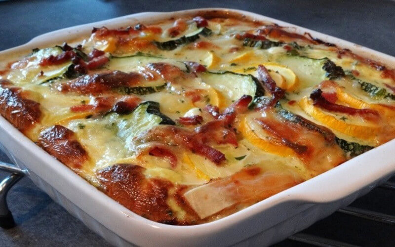 Gratin de courgettes aux lardons parfumé de thym frais