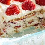 Le gâteau Graham et fraises sans cuisson