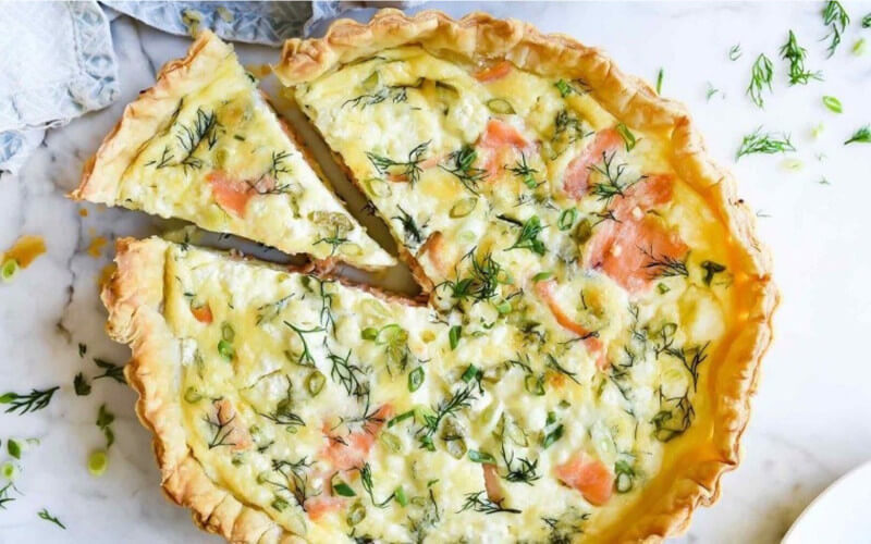 Quiche sans pâte au saumon fumé et courgettes