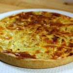 Tarte salée aux oignons chorizo à la crème fraîche