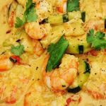 Wok de crevettes et courgettes au curry et lait de coco