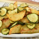 Courgettes et pommes de terre gratinées au four