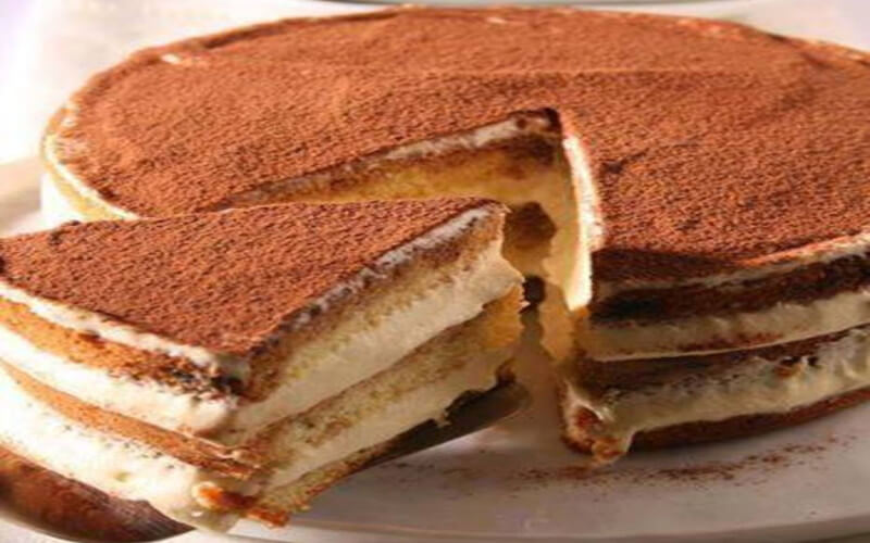 Gâteau Tiramisu au café dessert traditionnel