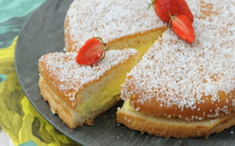 Gâteau à la crème pâtissière parfumé à la Vanille