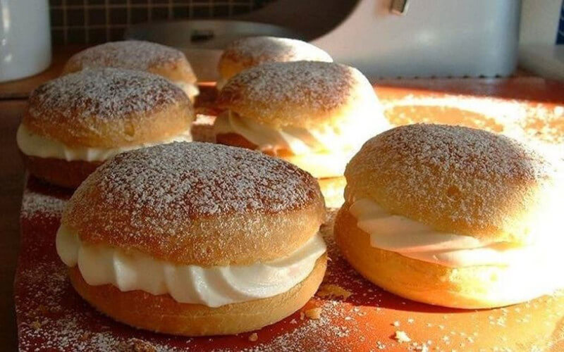 Mini Tartes Tropéziennes dessert traditionnel et original