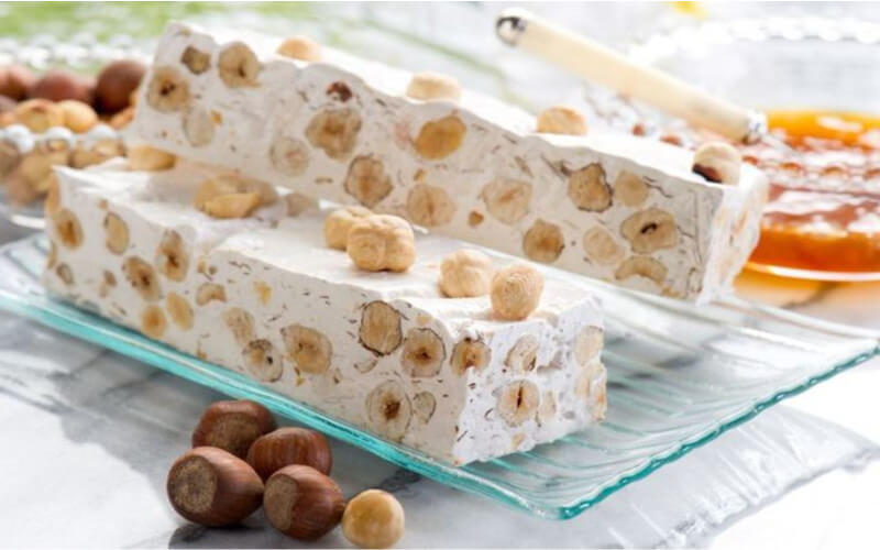 Nougat blanc au miel et fruits secs facile à préparer