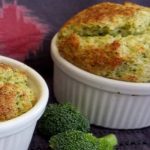 Soufflé au brocoli et au jambon savoureux et léger