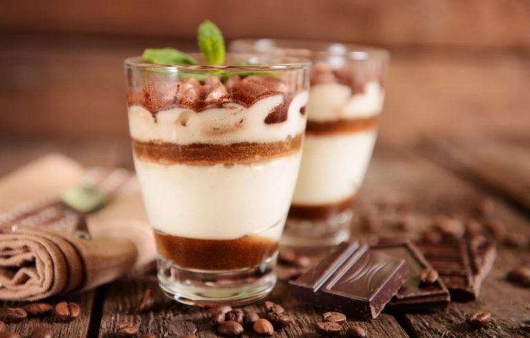 Tiramisu au caramel beurre salé et sablé breton