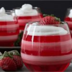 Verrines aux fraises avec seulement 4 ingrédients