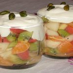 Verrines aux fruits et fromage blanc à la cannelle