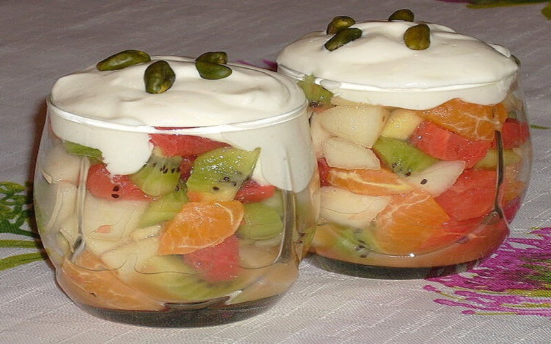 Verrines aux fruits et fromage blanc à la cannelle