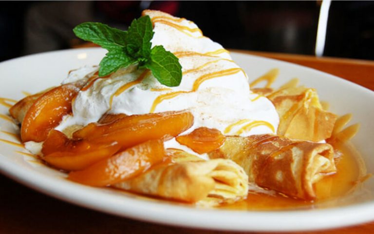 Crêpe façon pêche melba à la glace vanille – Toutes Recettes