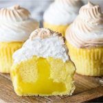 Cupcakes meringués fourrés au Lemon Curd