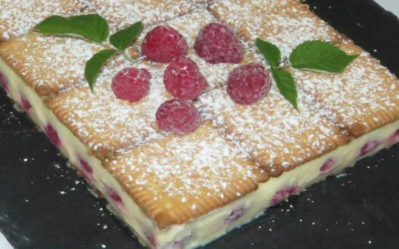 Gâteau aux Petits-Beurre et aux framboises