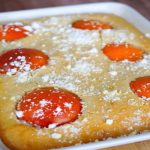 Gâteau aux pêches et aux amandes médaillon fondant